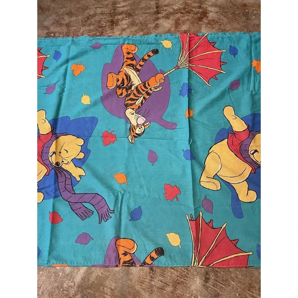 Vintage Disney Winnie the Pooh Bed Sheet Piglet Honey 32W‎ x 83L